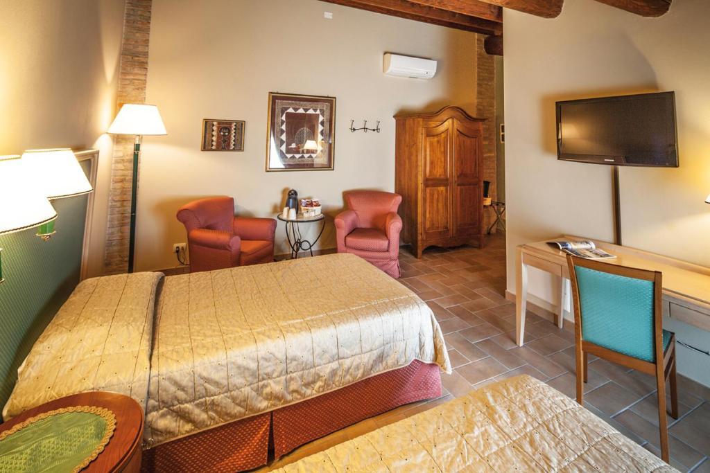 Hotel Residence Diamantina Ferrara Cameră foto