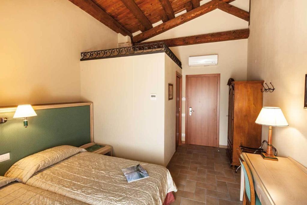 Hotel Residence Diamantina Ferrara Cameră foto
